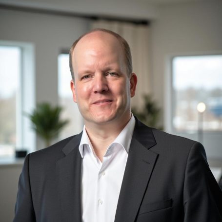 Porträt von Thomas Rödde als Symbol für strukturiertes Vorgehen und klare Steuerung im Interim Management