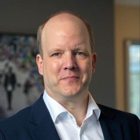 Porträt von Thomas Rödde als Symbol für strukturiertes, ergebnisorientiertes Vorgehen im Einkauf